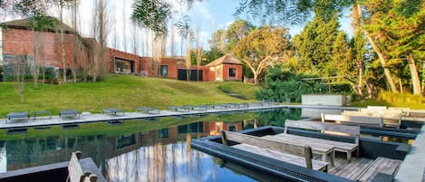 公寓 | 泳池 | 室內泳池、季節性室外泳池