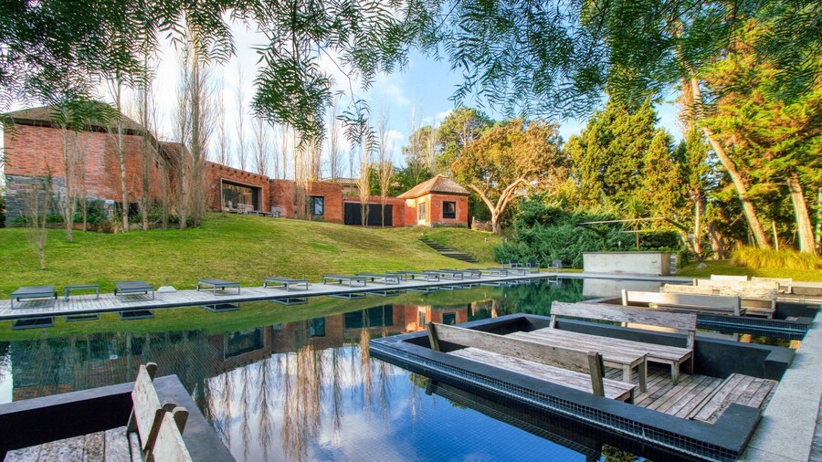 Oceana Suites Be House