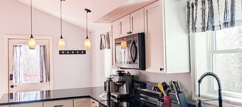 Elegant Apt_Close to Downtown_Best Modern Features