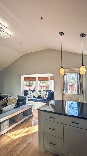 Elegant Apt_Close to Downtown_Best Modern Features