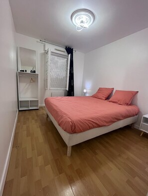 4 bedrooms, desk, iron/ironing board, free WiFi - Maison de Caractère à Ballainvilliers (Ballainvilliers)