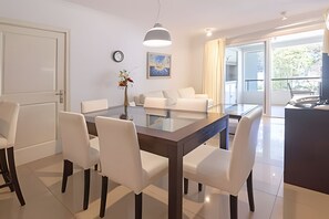 Apartment | Dining