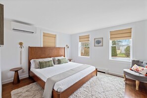 2 bedrooms, iron/ironing board, travel crib, free WiFi