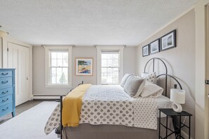 3 chambres, fer et planche à repasser, Wi-Fi, draps fournis