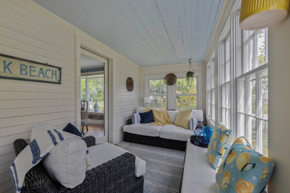 Fireplace, books, offices
