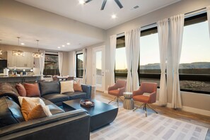 TV, offices - Luxury Oasis • Pool, Pickleball, Stargazing Views (Kanab)