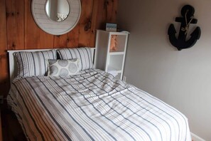 3 bedrooms, iron/ironing board, travel crib, free WiFi