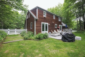 Terrace/patio - Bright & Spacious Home near to Beaches and Dock Sq (Kennebunk)
