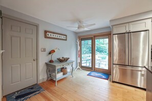 Interior - Bright & Spacious Home near to Beaches and Dock Sq (Kennebunk)