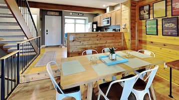 Studio (2 Bedrooms) | Property amenity