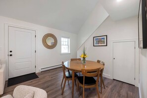 Dining - Lady Slipper Cottage - Unit 1 (Arundel)