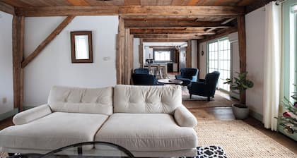 Explore the charm post and beam farmhouse with 4 bedrooms near beaches