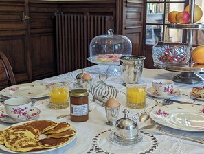 Desayuno completo incluido todos los días
