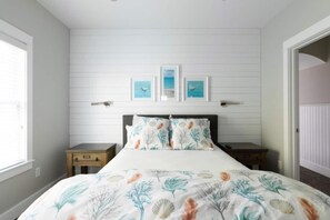 2 bedrooms, desk, iron/ironing board, travel crib