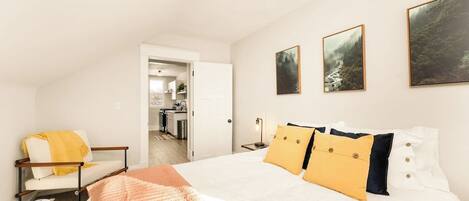 1 slaapkamer, een strijkplank/strijkijzer, wifi, beddengoed