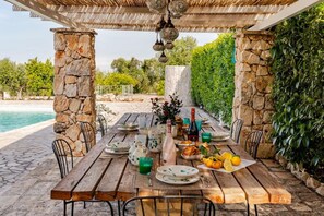 Outdoor dining - Trullo Vittoria Ostuni | Private Pool & Wood Oven (Ostuni)