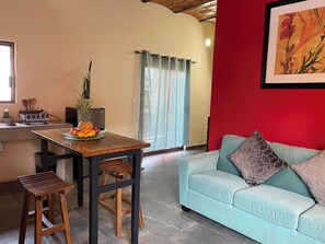 Chambre Double, vue piscine | Restauration