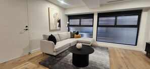 TV - Collins St - The Heart Of The City (Melbourne)