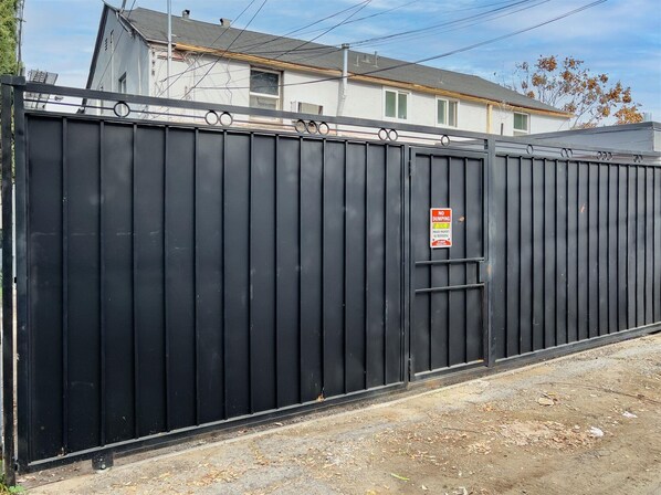 Property grounds - Cozy Studio City Studio #2 (Studio City)