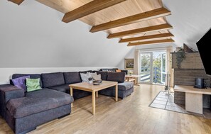 Fernseher, Kamin, DVD-Player, Stereoanlage