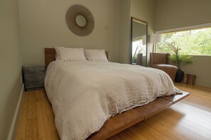 3 habitaciones, escritorio, wifi y ropa de cama 