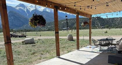 Cozy retreat, hot springs adjacent, close to all types of adventures!