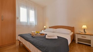 5 makuuhuonetta, ilmainen Wi-Fi, vuodevaatteet