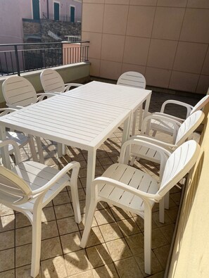 Outdoor dining - Appartamento Elegante a Diano Marina a 100 Metri Dalla Spiaggia (Diano Marina)
