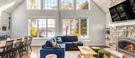 Smart TV, fireplace