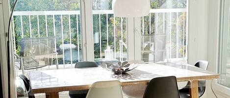 تناول الطعام