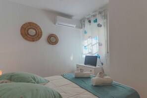 2 chambres, fer et planche Ă repasser, Wi-Fi gratuit, draps fournis