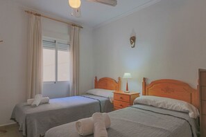 2 habitaciones, tabla de planchar con plancha y wifi gratis 