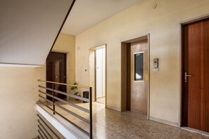 Interior - Two-room apartment with pop art vibes (Verona)