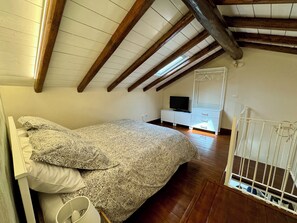 1 quarto, berço de viagem, Wi-Fi, roupa de cama