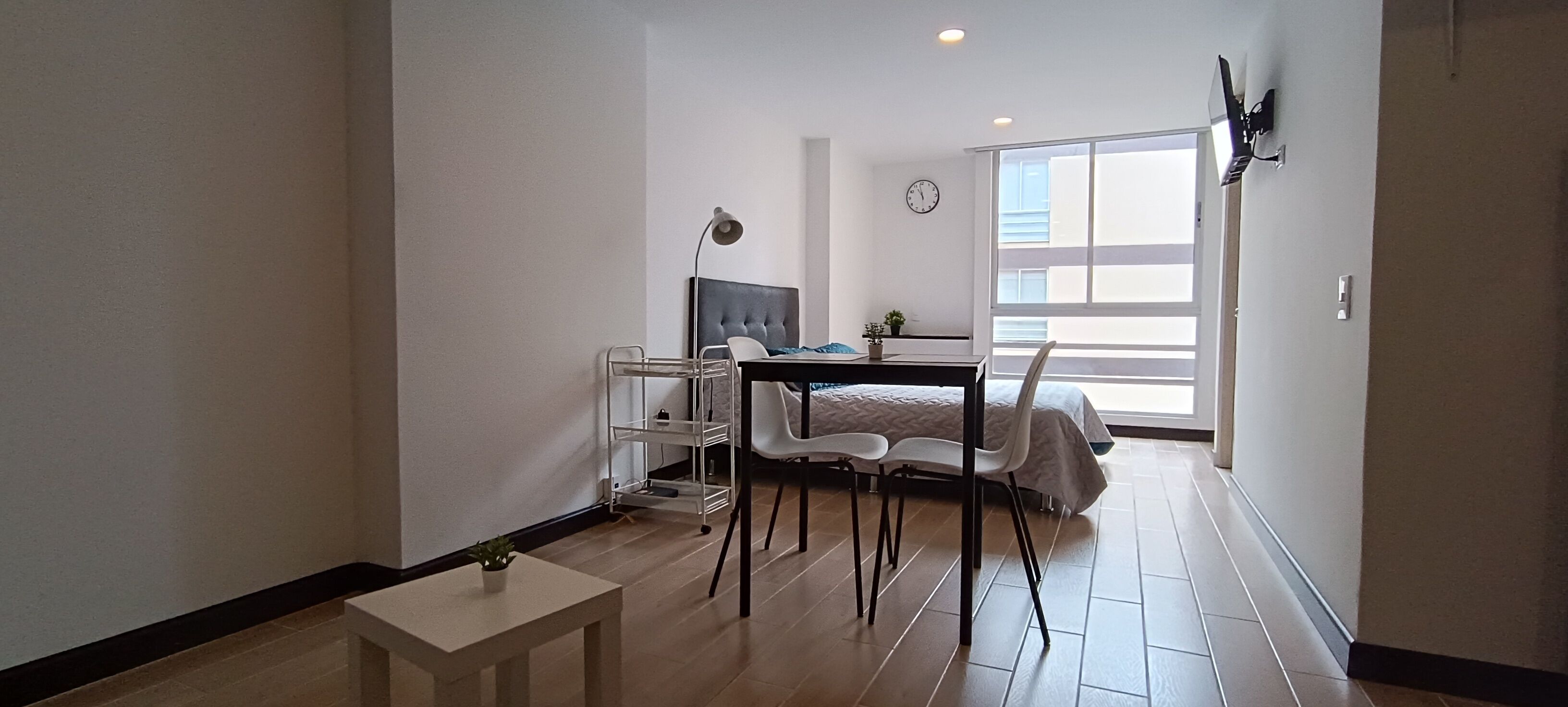 2 dormitorios, tabla de planchar con plancha, wifi gratis y ropa de cama