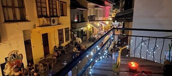 Callisto Pub & Kitchen & Hotel