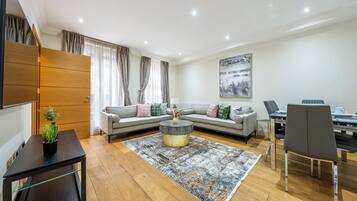 Romantic House, 2 Bedrooms | Private kitchen