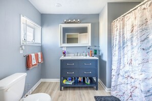 Bathroom - CLEVELAND CHARMER  -  Pet Friendly  
 (Cleveland)