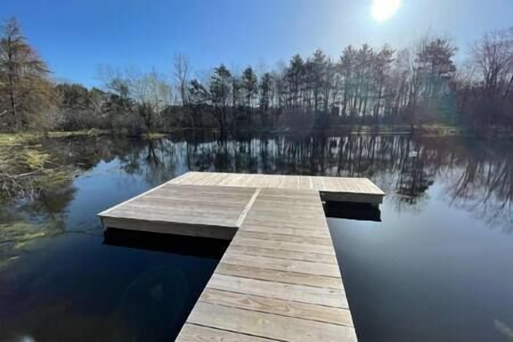 Wildlife Cottage and Private Pond!