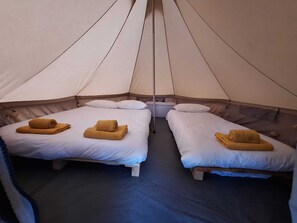 Telt, flere senger | 1 soverom, sengetøy av topp kvalitet, wi-fi (inkludert) og sengetøy