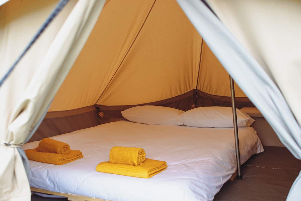 1 bedroom, premium bedding, free WiFi, bed sheets