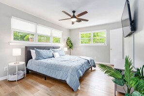 3 slaapkamers, een bureau, een strijkplank/strijkijzer, gratis wifi