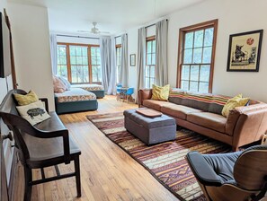 Smart-TV, Bücher, Musikbibliothek