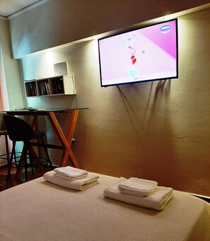 1 室のベッドルーム、アイロン / アイロン台、WiFi、ベッドシーツ