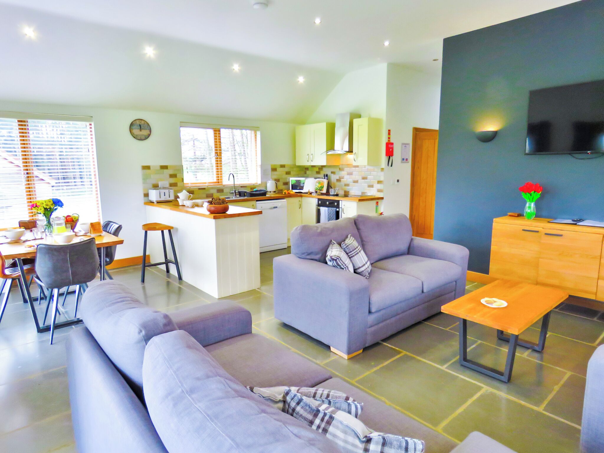 Family Cottage, 2 Bedrooms, Garden View | Living area