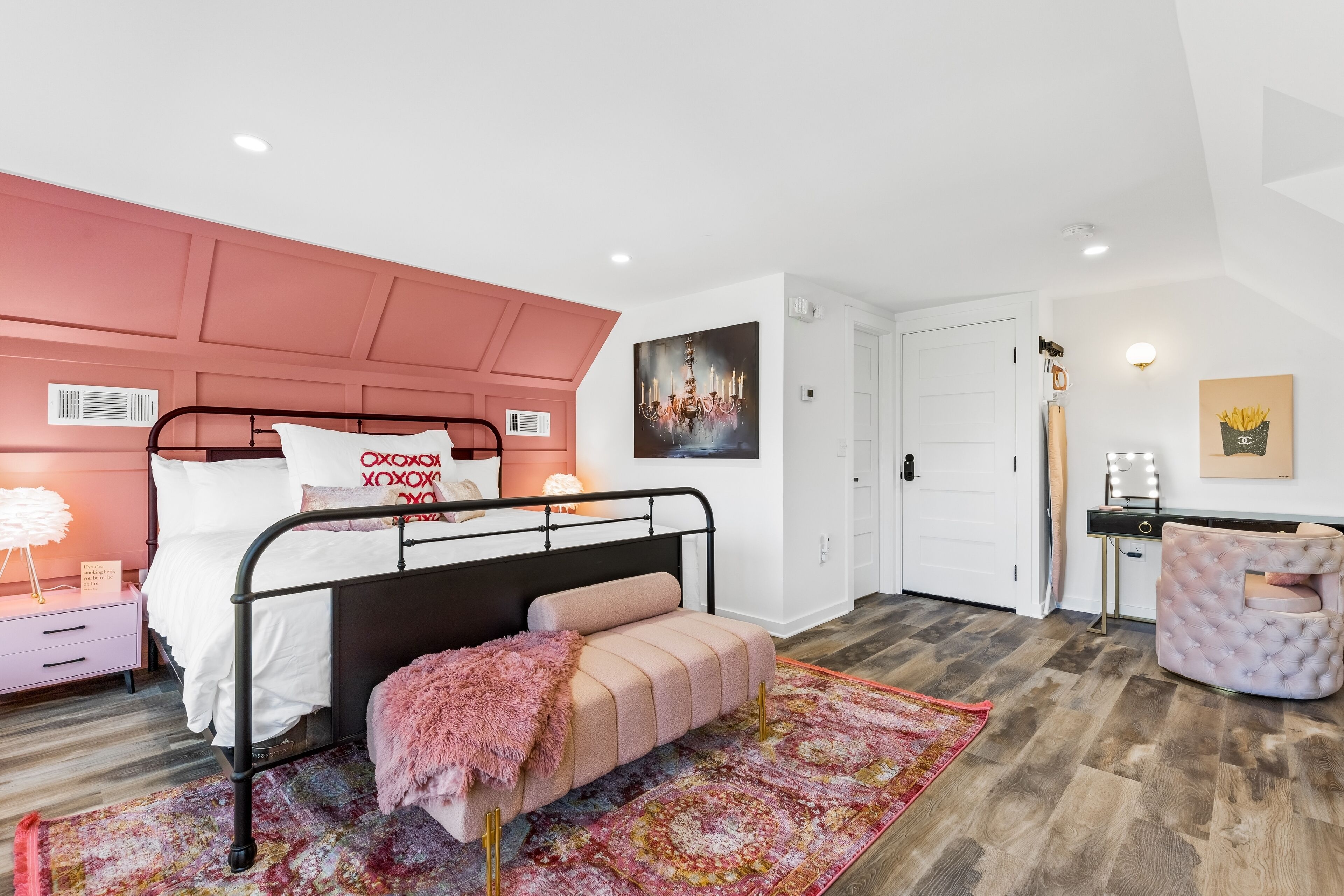 Third-floor mountain view suite with deck, game room, & firepits