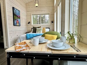 1 bedroom, iron/ironing board, WiFi, bed sheets - Experience serenity in a deluxe tiny house amid the Eklutna Valley's beauty. (Anchorage)