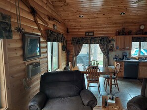 Smart TV, fireplace - Close to soo line trail and Mille Lacs lake and many other small lakes (Wahkon)
