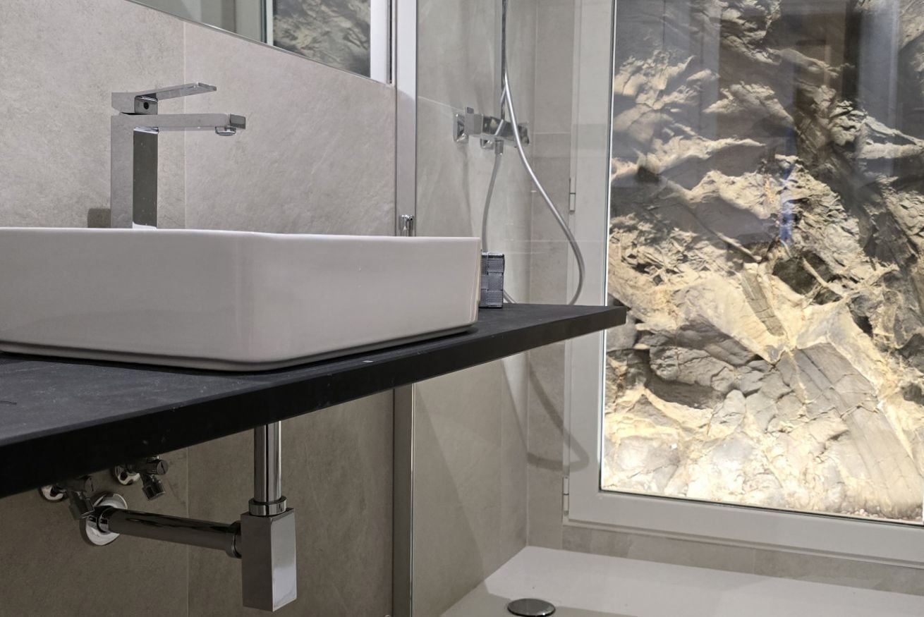 Doccia, asciugacapelli, bidet, asciugamani