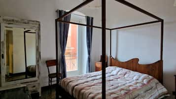 2 bedrooms, bed sheets